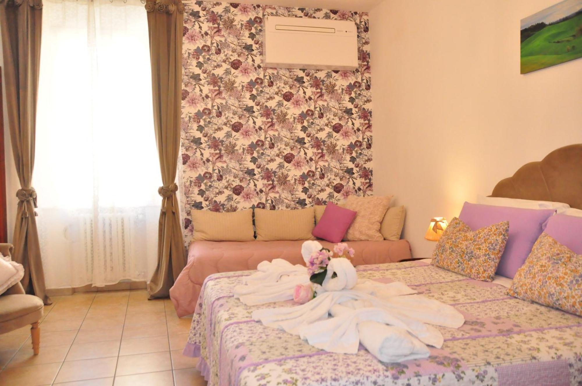 B&B Le Camere Di Livia Сиена Екстериор снимка